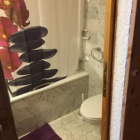 162 - Bristol Apartment *